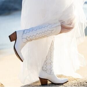 Dingo Size 8M White High Cotton Leather Western Boots Block Heel Snip Toe M24-11